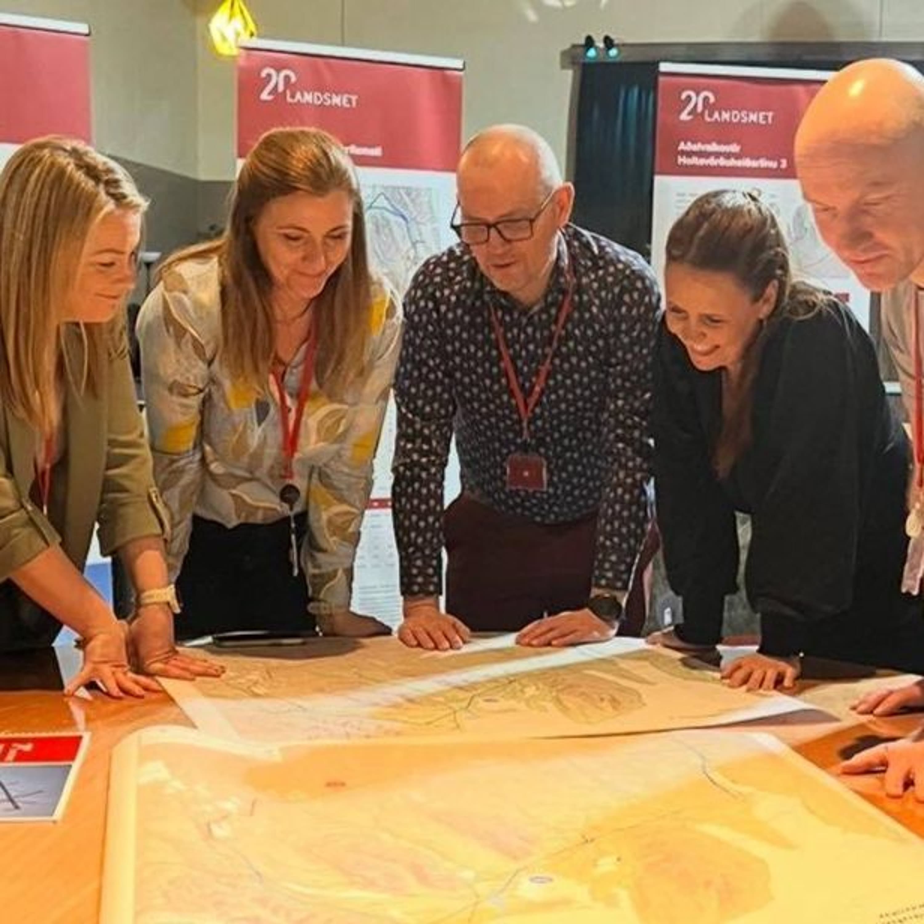 Mynd fyrir þáttinn Samtal við samfélagið hjá Hlaðvarp Landsnets